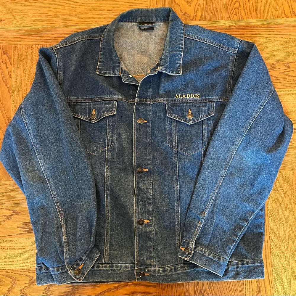 VTG XL Las Vegas Retired Aladdin Casino Embroidered Genie Lamp Jean Denim Jacket